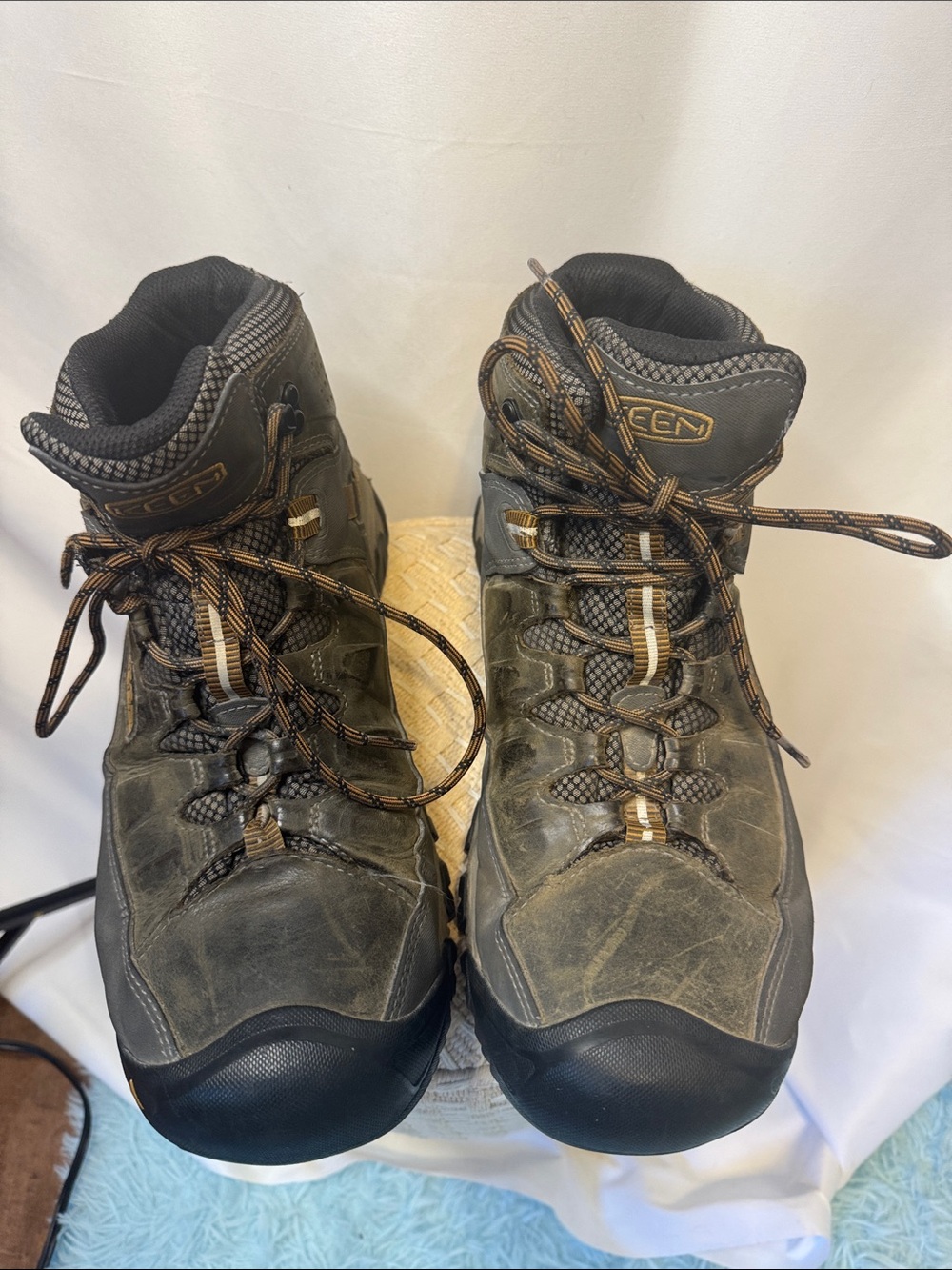 Keen Men's professional Hiking Boots in Olive/Brown with Black Accents size 13